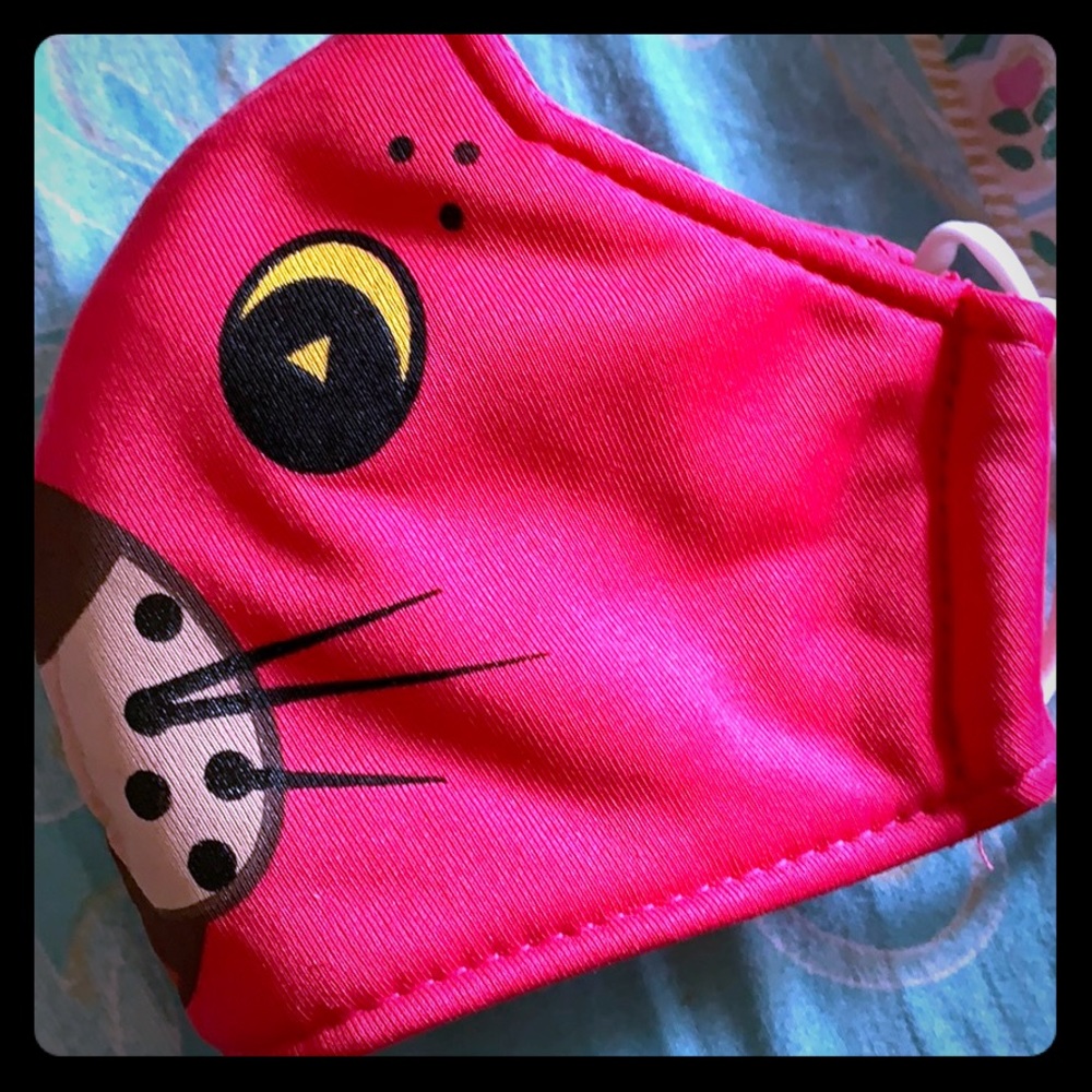 Face mask $12 each. Only today. Bundle are $40